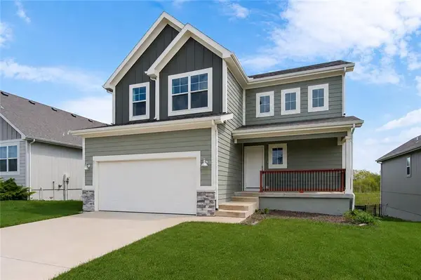 3813 SW Maryville PL, Lee's Summit, MO 64082