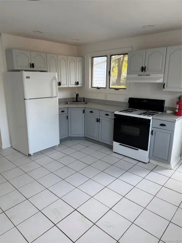 23 Dianne AVE, Centereach, NY 11720