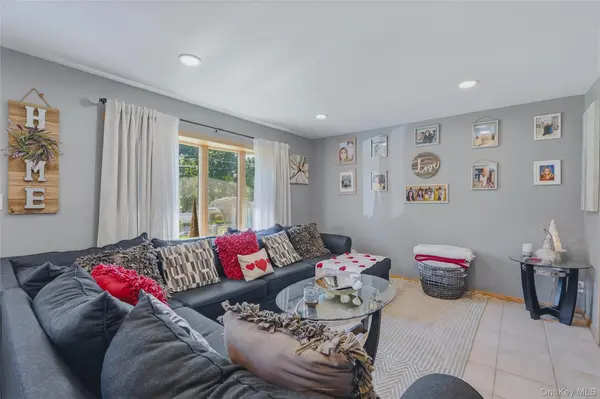535 Westbrook DR, Cortlandt Manor, NY 10567