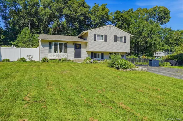 535 Westbrook DR, Cortlandt Manor, NY 10567