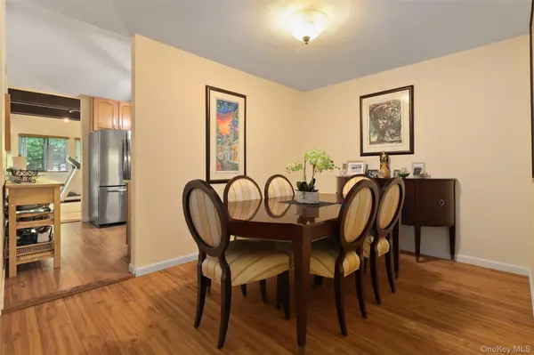 1 Oakridge DR, South Salem, NY 10590