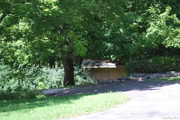 7 Abbey RD, Warwick, NY 10990