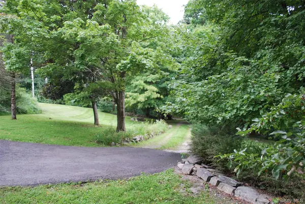 7 Abbey RD, Warwick, NY 10990