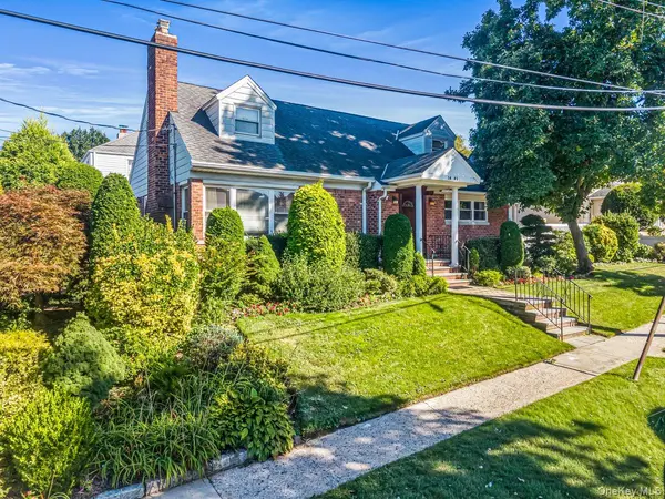 14-05 156th ST, Whitestone, NY 11357