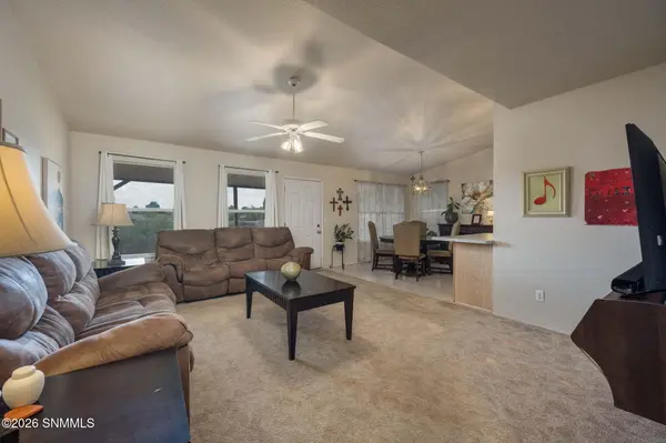 5075 Emerald ST, Las Cruces, NM 88012