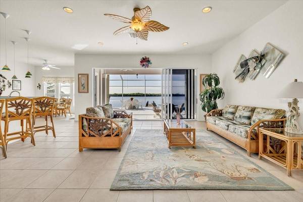 3772 PEACE RIVER DR, Punta Gorda, FL 33983