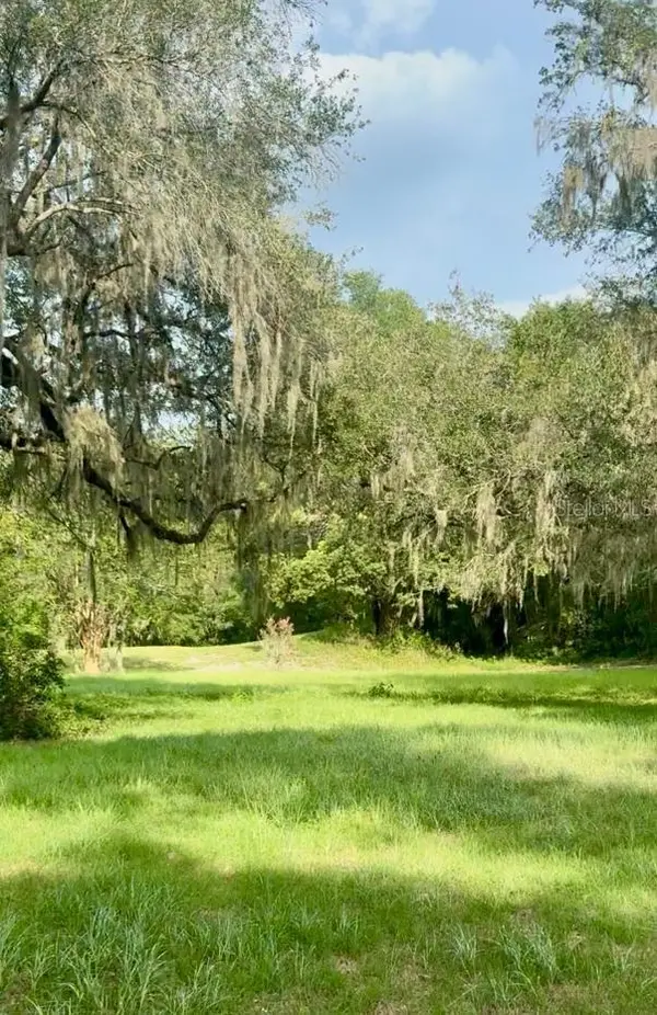 512 DOWLING CIR, Lady Lake, FL 32159