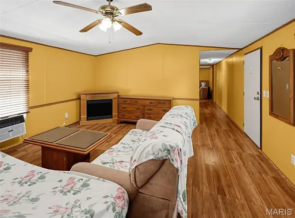 1213 County Road 738, Belle, MO 65013