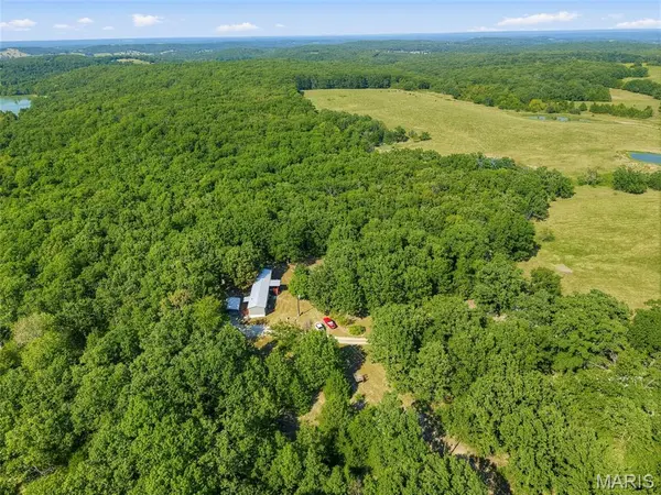 1213 County Road 738, Belle, MO 65013
