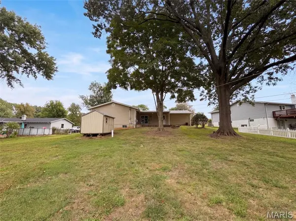 1621 Christy DR, St Charles, MO 63303