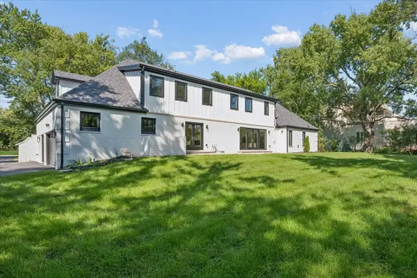 1975 Sunset Ridge RD, Northfield, IL 60093