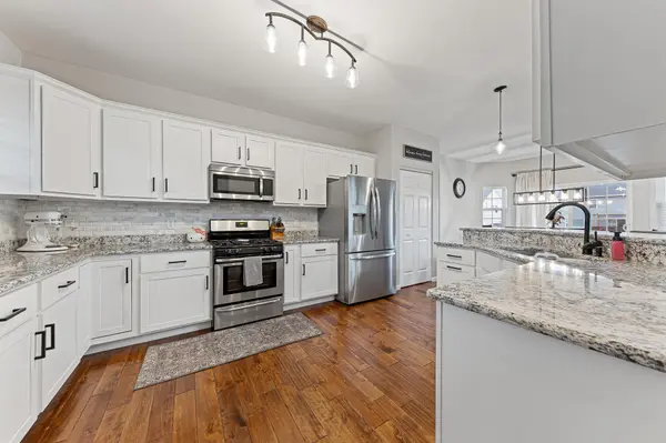1426 Gates DR, Schererville, IN 46375