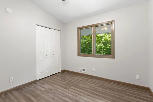 58 Walden ST, Burnsville, MN 55337