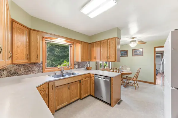 520 2nd ST E, Hector, MN 55342