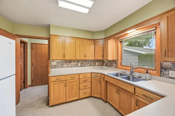 520 2nd ST E, Hector, MN 55342