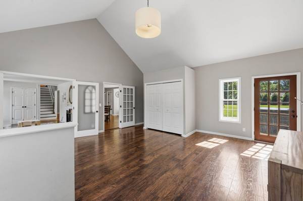 25745 Wild Rose LN, Excelsior, MN 55331