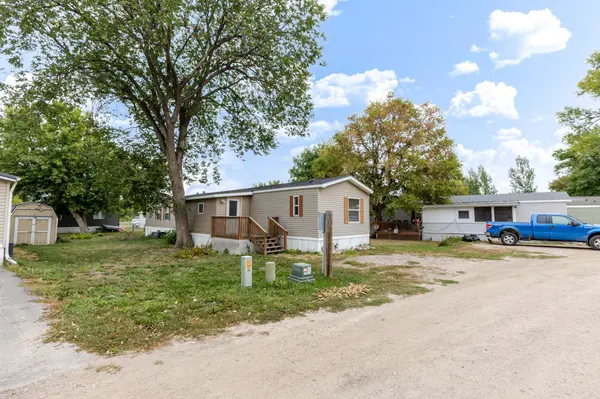 21 Horseshoe Bend, Horace, ND 58047