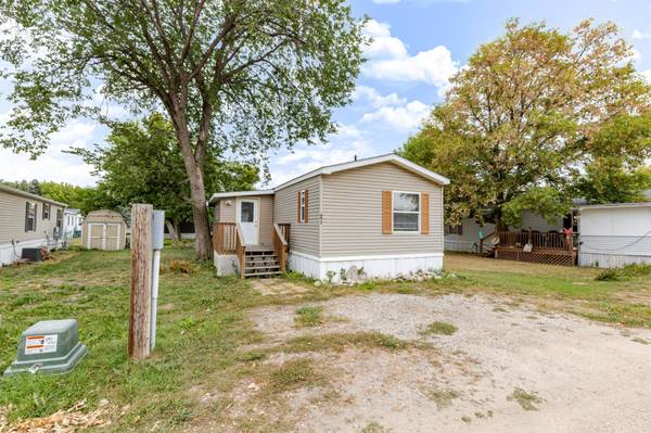 21 Horseshoe Bend, Horace, ND 58047
