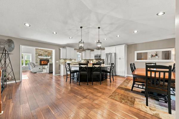 8590 Jorgensen AVE S, Cottage Grove, MN 55016