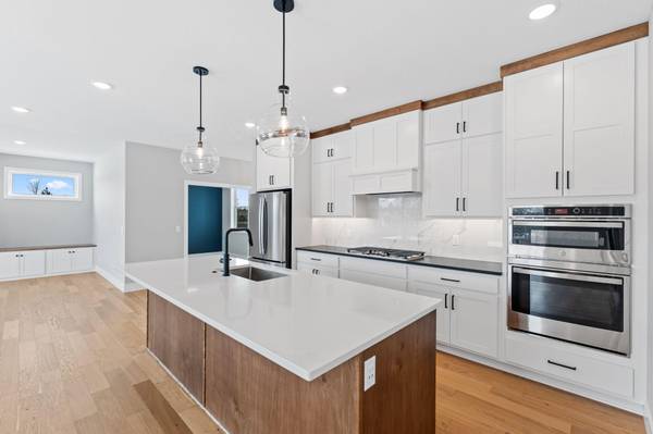635 Parkside Court, Eagan, MN 55123