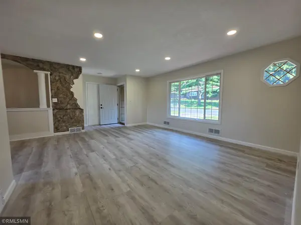 1306 Woodhill RD, Burnsville, MN 55337