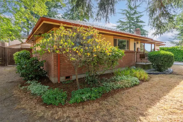 344 SE O'Leary ST, Oak Harbor, WA 98277