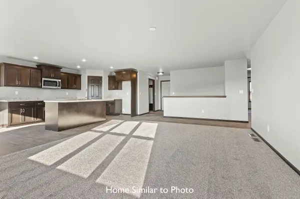 1691 FRONTIER RD, Luxemburg, WI 54217