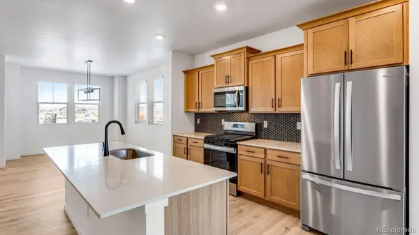 697 N Ukraine ST, Aurora, CO 80018