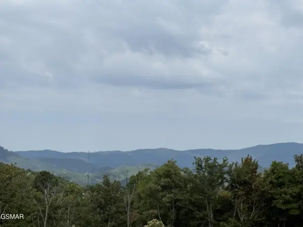 3715 Cinnamon Way, Sevierville, TN 37862