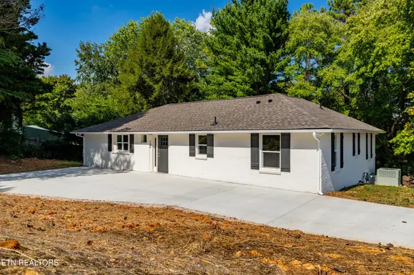 700 Lakeview Drive, Loudon, TN 37774