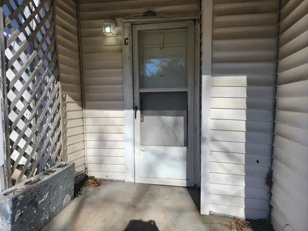 823 Cumberland Dr #C, Clarksville, TN 37040