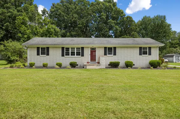 516 Crestwood Dr, Lafayette, TN 37083