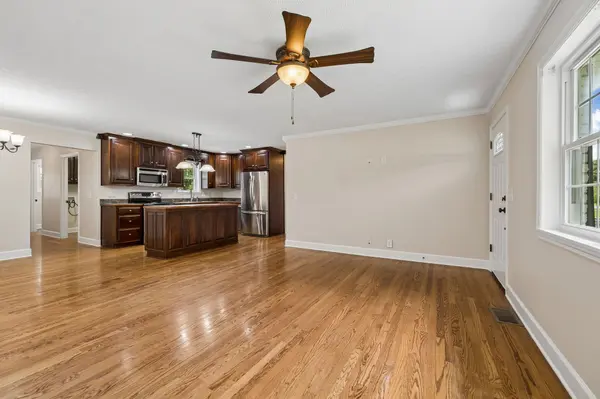 516 Crestwood Dr, Lafayette, TN 37083