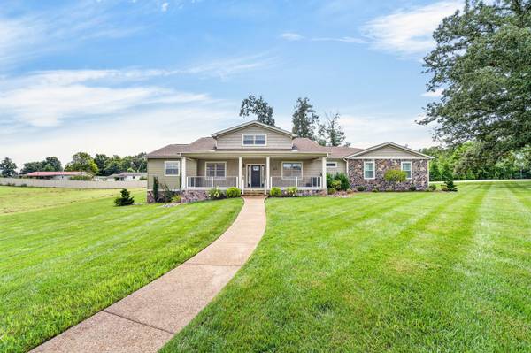 171 Red Oak Dr, Crossville, TN 38555