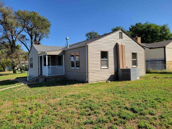 201 N Cherry, Wellington, KS 67152