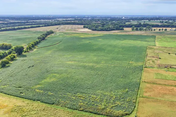 00000 Flag Rd, Abilene, KS 67410