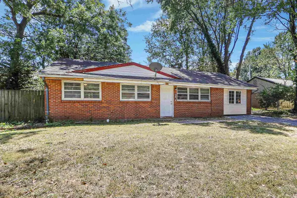 2213 Todd Rd, Manhattan, KS 66502-3443