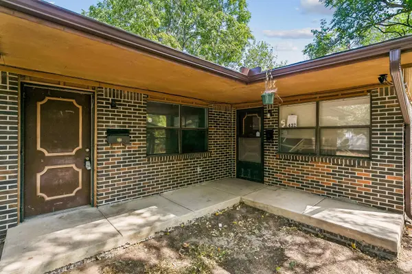 430 N Dodge, Wichita, KS 67203