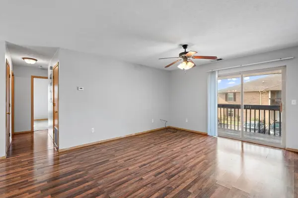 815 W Warren AVE, Ozark, MO 65721