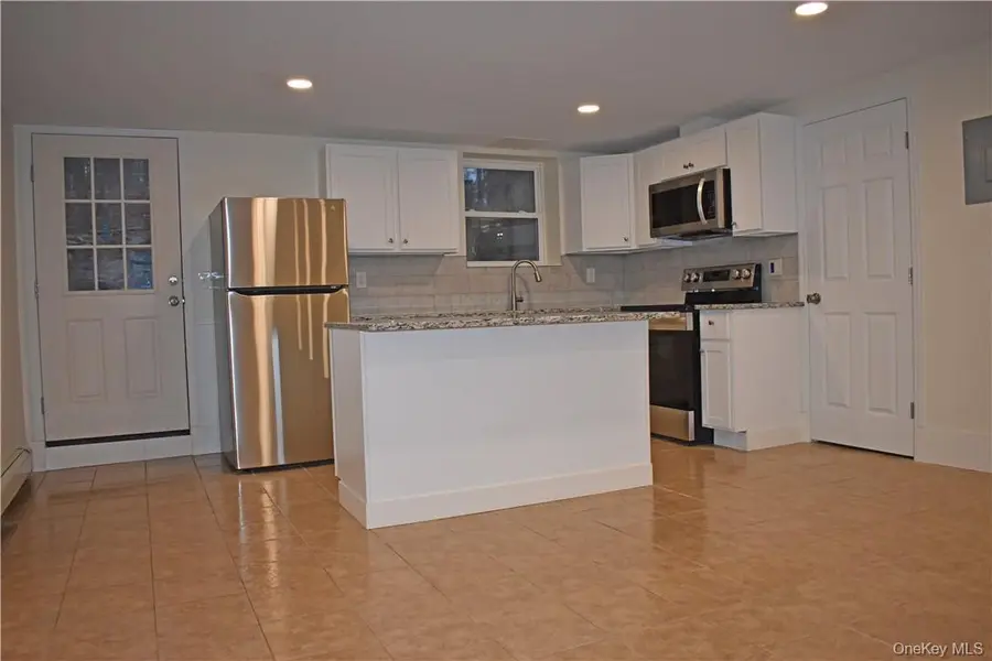 33 E Vacation, Hopewell Junction, NY 12590