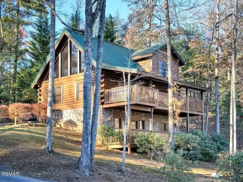749 Yona Trail Way, Gatlinburg, TN 37738