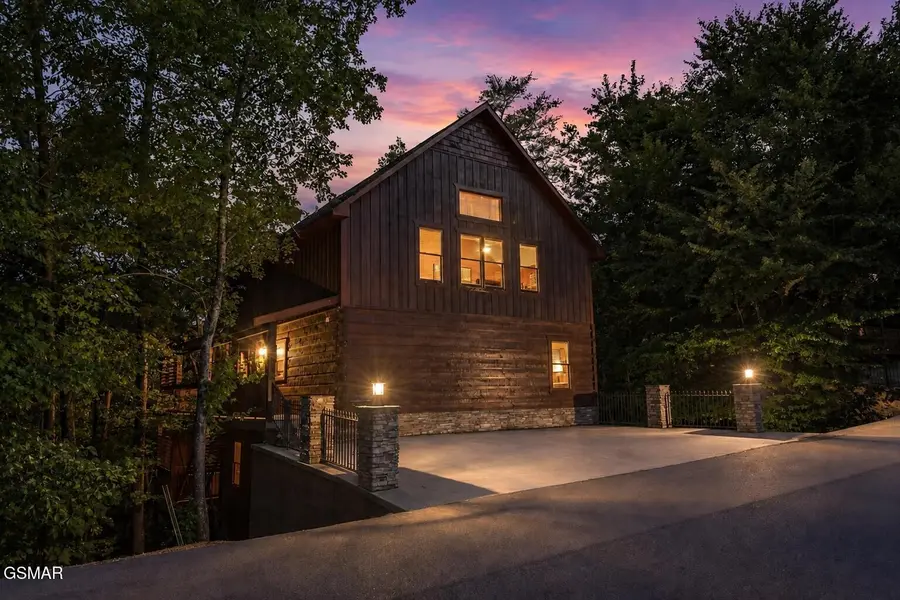 3521 Sand Ridge Way, Pigeon Forge, TN 37863