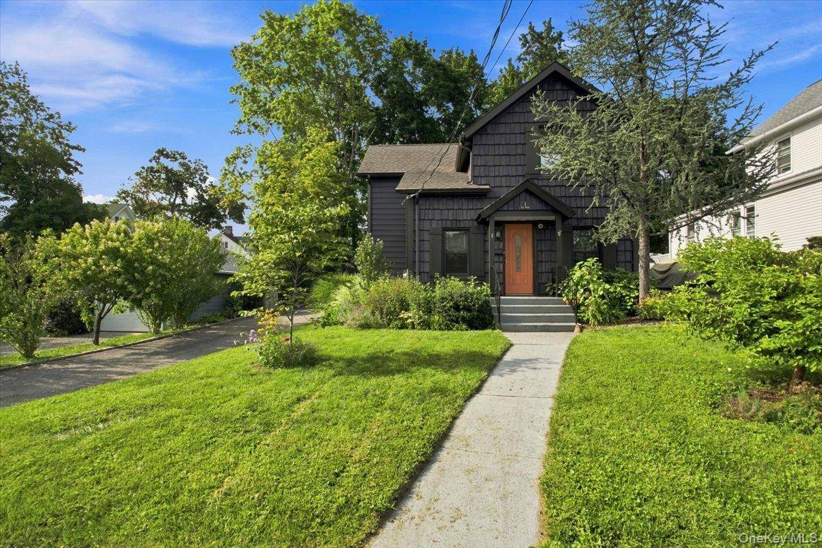 3 Elm ST, Pleasantville, NY 10570