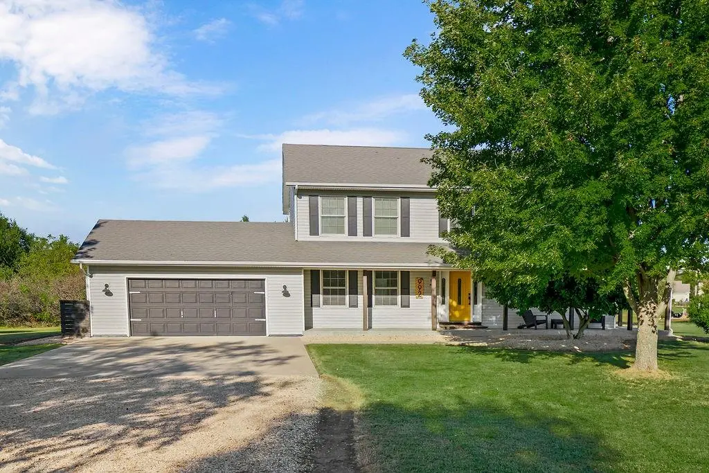 992 E 750 RD, Lawrence, KS 66047