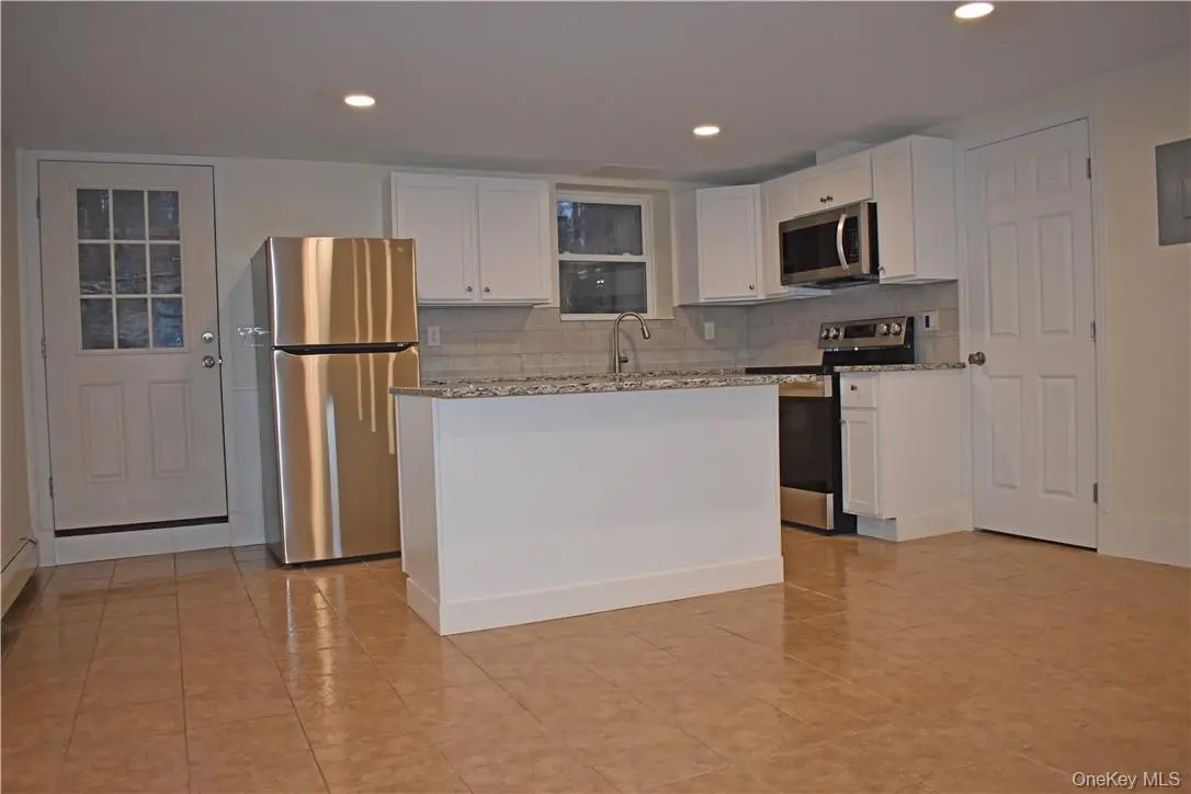 33 E Vacation, Hopewell Junction, NY 12590