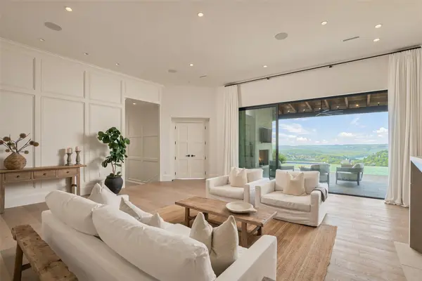 24 Cousteau LN, Austin, TX 78746
