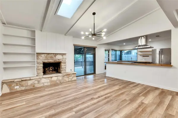 411 Chihuahua TRL, Austin, TX 78745