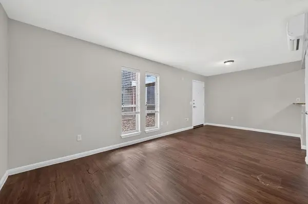 2512 Durwood ST #110, Austin, TX 78704