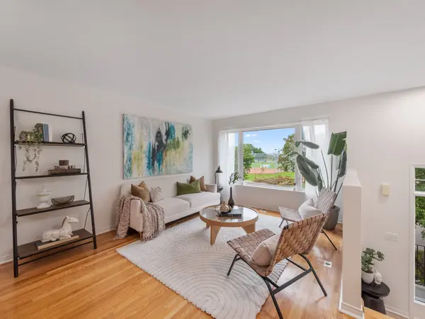 4E Leaside Park DR, Toronto C11, ON M4H 1R3