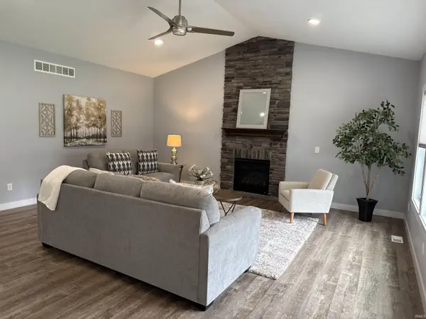 54715 Pierre Trails DR, Osceola, IN 46561-8787